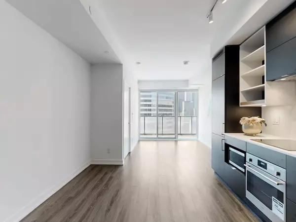 Toronto C01, ON M5G 0C5,20 Edward ST #2007