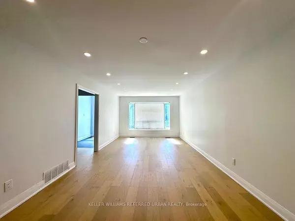 Pickering, ON L1W 2M1,906 Marinet CRES #Main