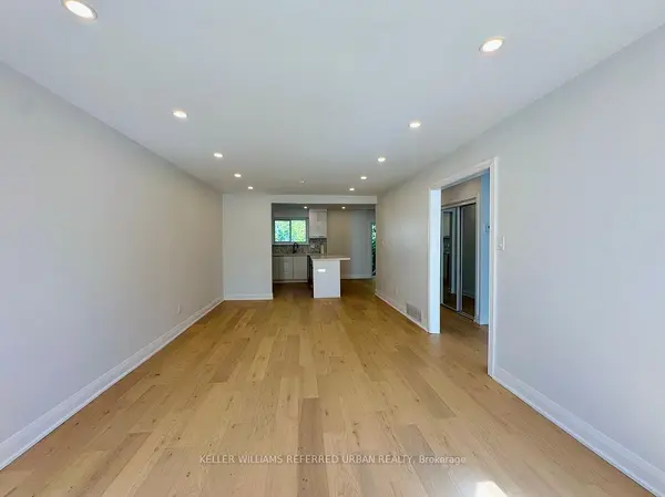 Pickering, ON L1W 2M1,906 Marinet CRES #Main