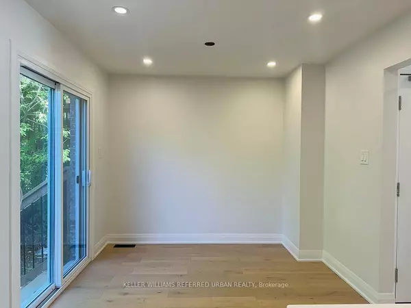 Pickering, ON L1W 2M1,906 Marinet CRES #Main