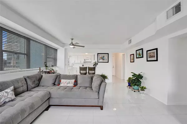 Fort Lauderdale, FL 33316,1900 S Ocean Dr #301