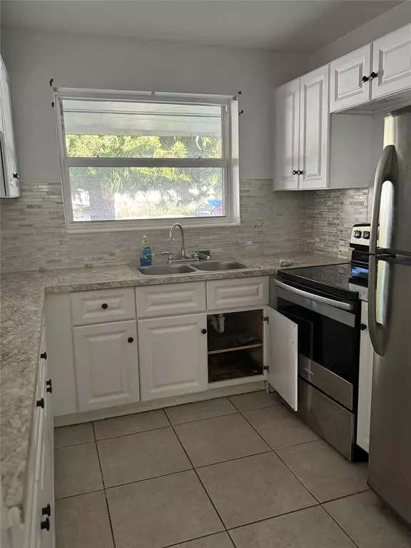 Lauderdale Lakes, FL 33313,3033 NW 43th Ave #104