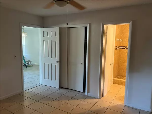 Lauderdale Lakes, FL 33313,3033 NW 43th Ave #104