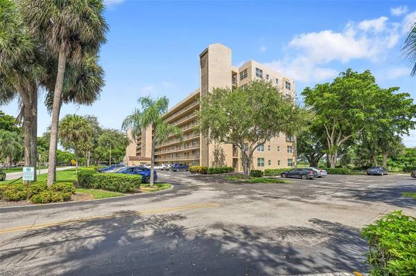 4570 NW 18th Ave #604, Deerfield Beach, FL 33064