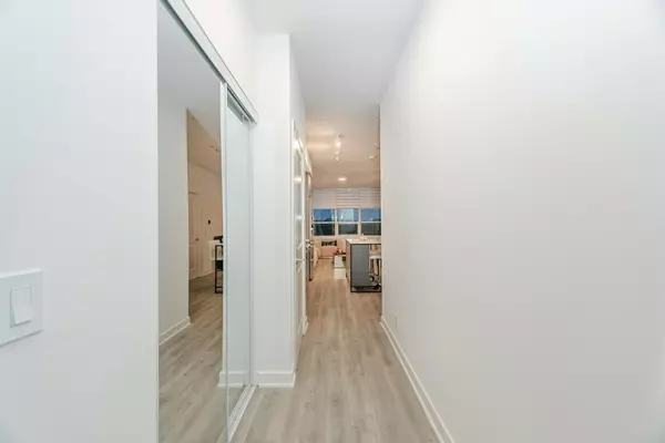 Vaughan, ON L4J 0L8,50 Upper MAll WAY #B-226