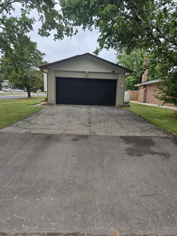 Barrie, ON L4M 5J3,3 Sylvia ST