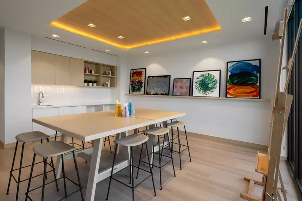 Toronto W08, ON M8Z 0G5,36 Zorra ST #2805