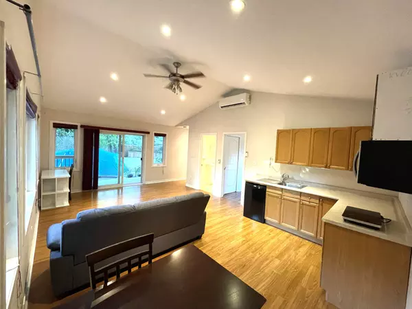 Oakville, ON L6L 2X2,1339 Pinegrove RD #2