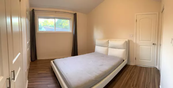 Oakville, ON L6L 2X2,1339 Pinegrove RD #2