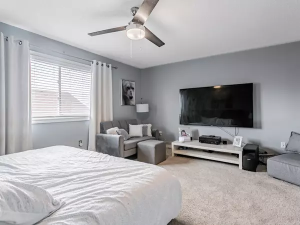 Brampton, ON L7A 2A8,11 Four Seasons CIR