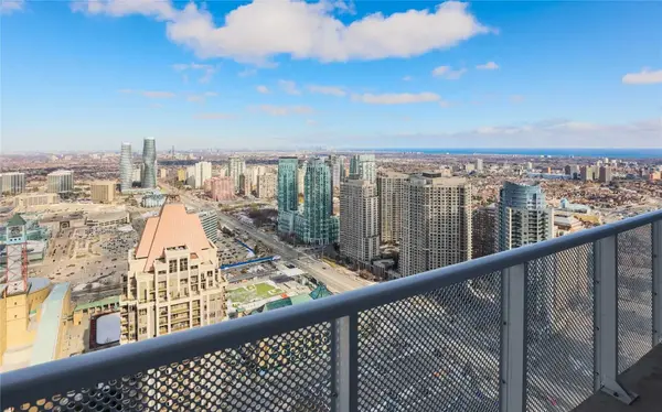 Mississauga, ON L5B 0L4,4065 Confederation Pkwy #PH06