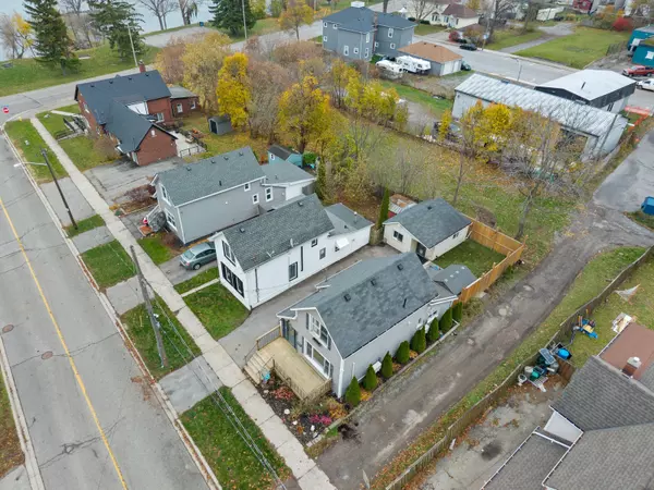 Fort Erie, ON L2A 2V1,15 Phipps ST