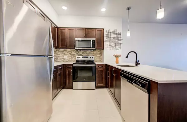 Kitchener, ON N2G 0C4,399 Queen ST S #417