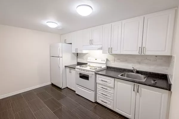 Kanata, ON K2L 1M7,196 Old Colony RD #B