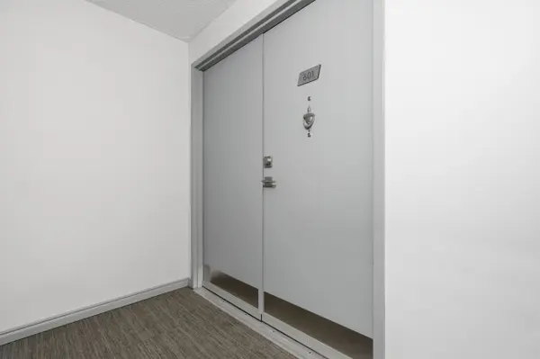 Hamilton, ON L8N 2T3,21 East AVE #601