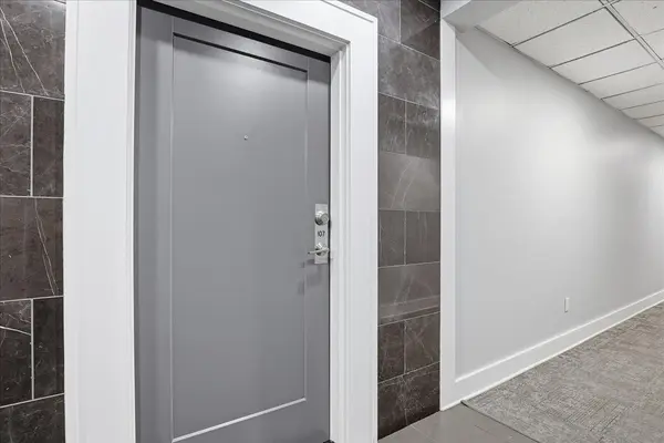 Stratford, ON N5A 0G7,255 John ST N #107