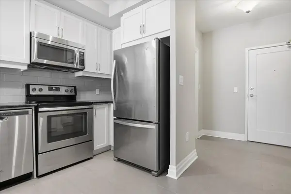 Stratford, ON N5A 0G7,255 John ST N #107