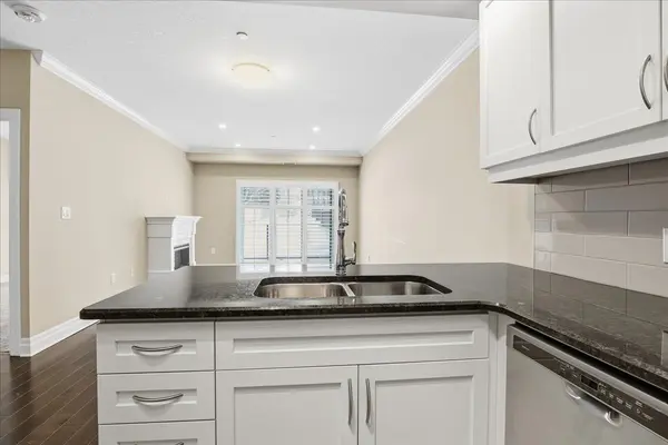 Stratford, ON N5A 0G7,255 John ST N #107