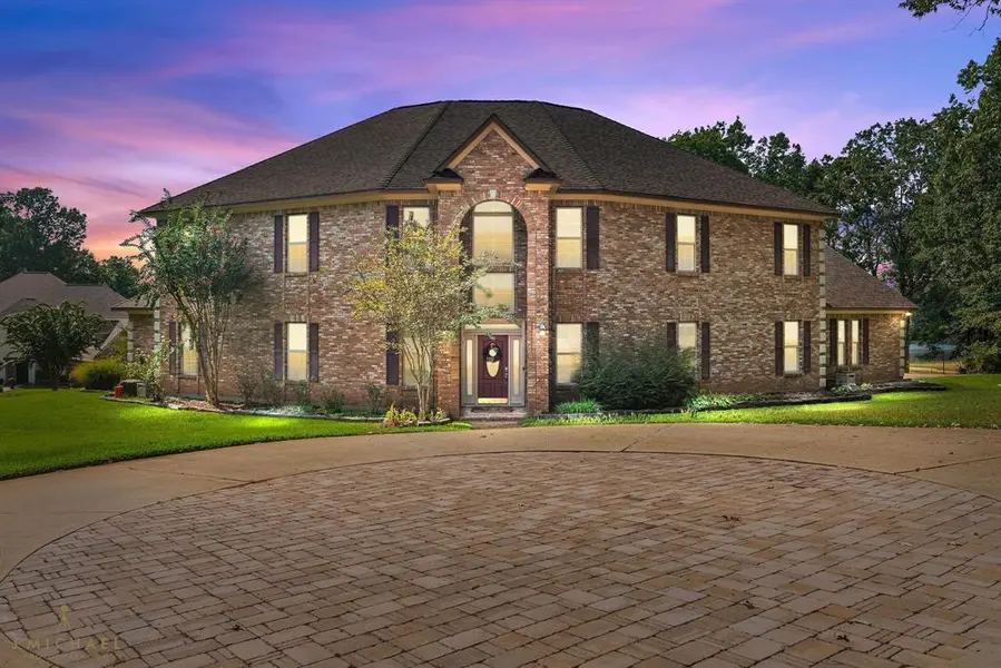 135 Oak Leaf Trail, Benton, LA 71006