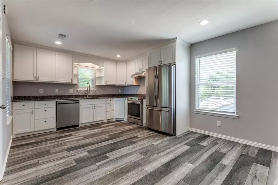 606 Ridgeline Drive, Hurst, TX 76053