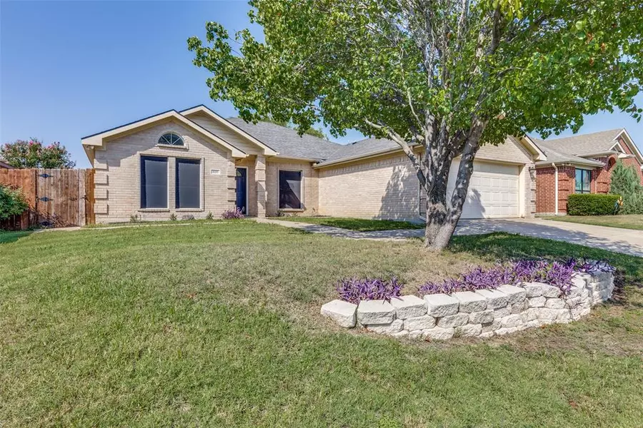 8159 Kathleen Drive, Fort Worth, TX 76137