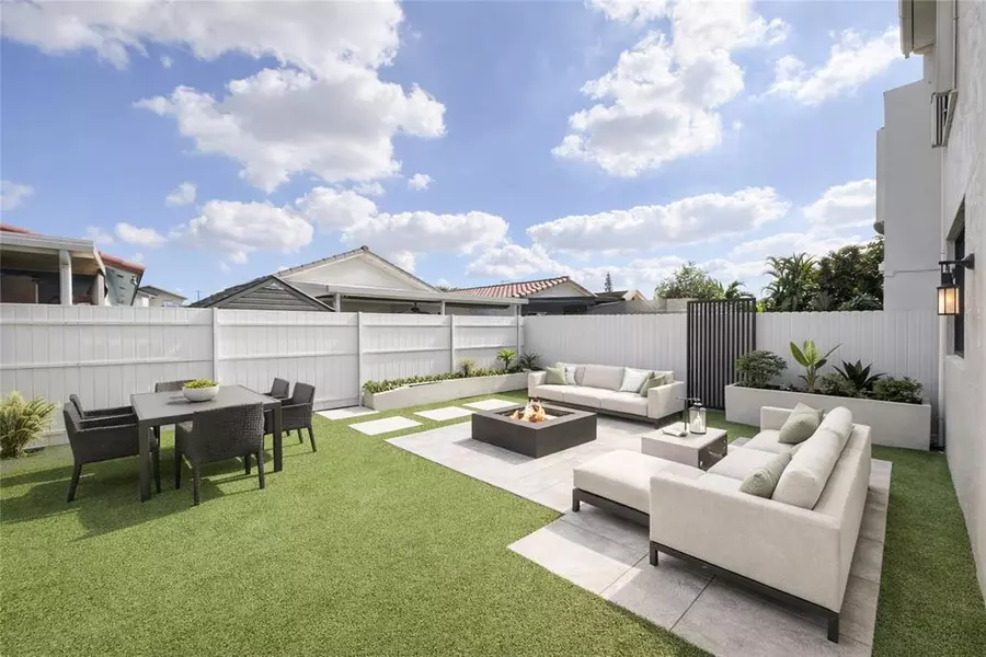 4281 W 10th Ct, Hialeah, FL 33012