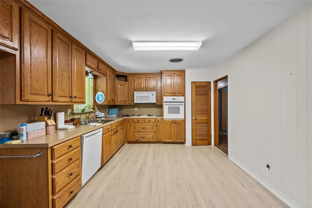 Lacy Lakeview, TX 76705,117 S Bermuda Street