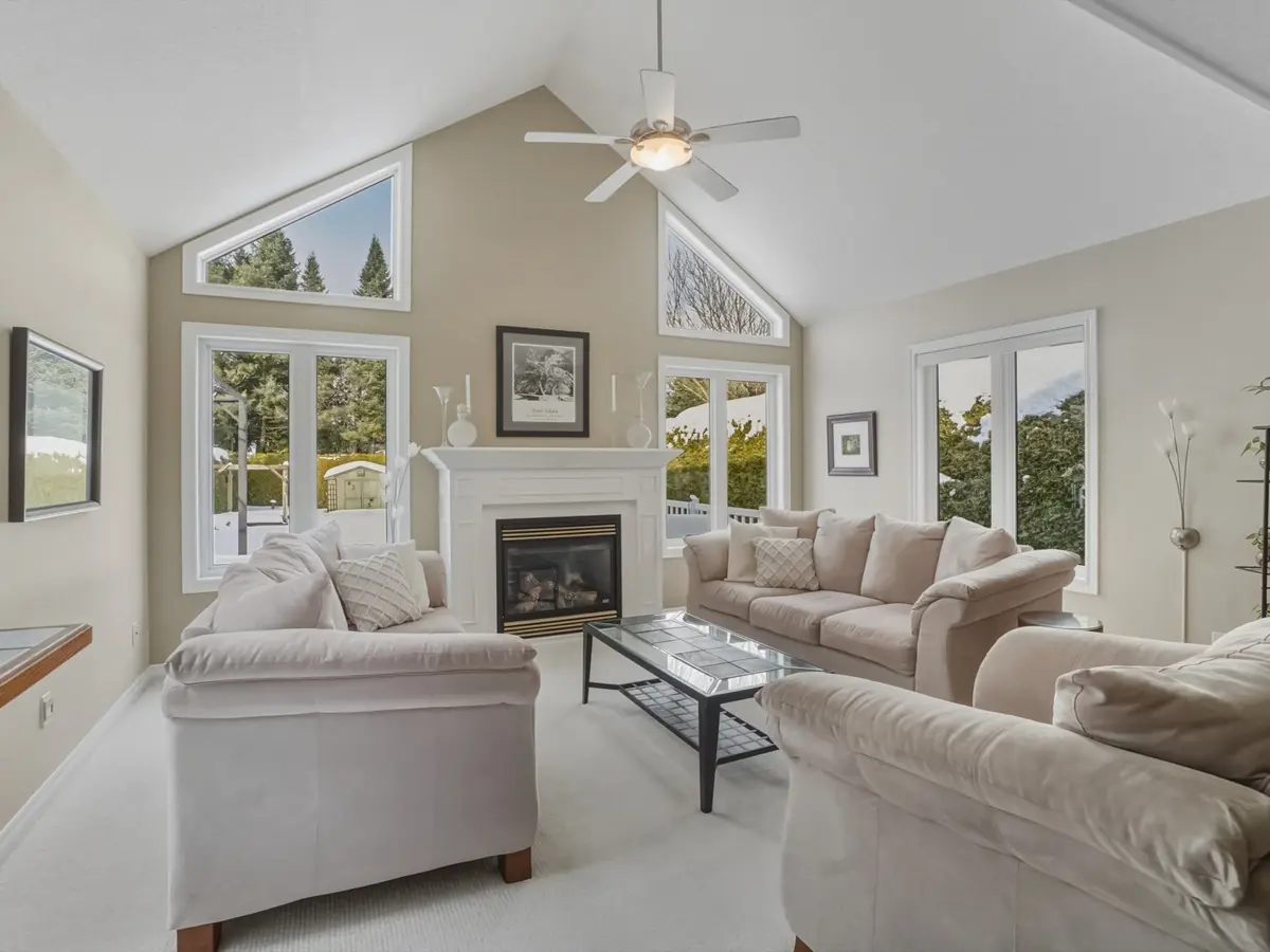 77 Ewing ST, Bracebridge, ON P1L 2H7