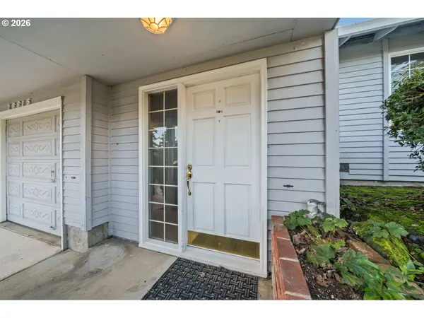 Gladstone, OR 97027,16615 CHURCHILL DR