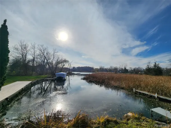 Waterford, MI 48327,4773 Chipman DR