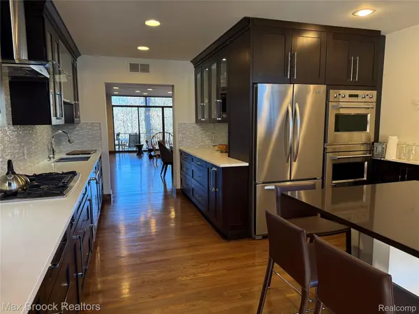 Franklin, MI 48025,32696 Ravine DR