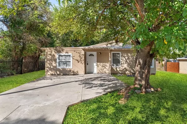 1240 Hodgson Street,  Fort Worth,  TX 76115