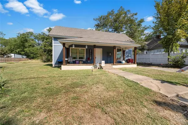 Bonham, TX 75418,702 W 7th Street