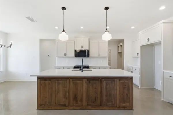 Cresson, TX 76035,1005 Paramount Drive