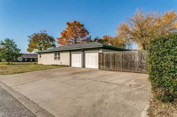 North Richland Hills, TX 76180,5900 Field Stone Court