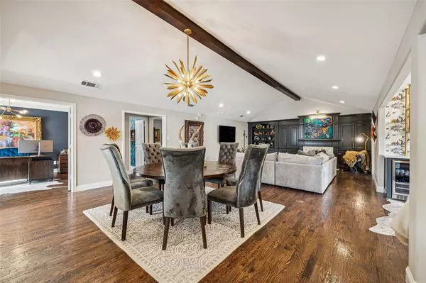 Dallas, TX 75214,6547 Mercedes Avenue