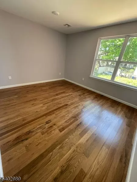 Newark City, NJ 07112,201 Schuyler Ave