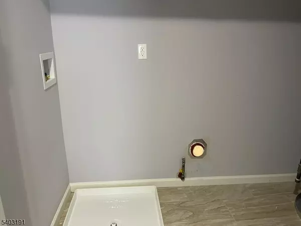 Newark City, NJ 07112,201 Schuyler Ave