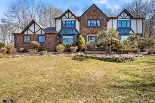 5 Merrimac Rd, Randolph Twp., NJ 07869