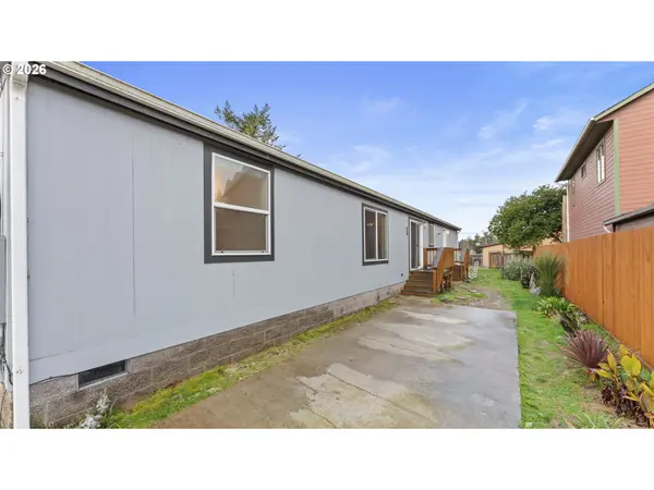 820 FENWICK ST, Coos Bay, OR 97420