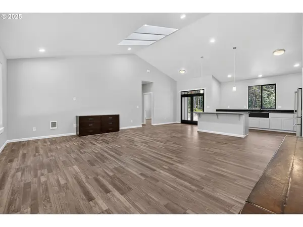 Florence, OR 97439,88390 BELLEVUE DR