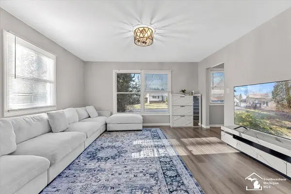 Redford, MI 48239,15002 Dixie ST