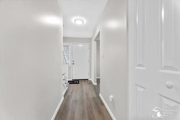 Redford, MI 48239,15002 Dixie ST