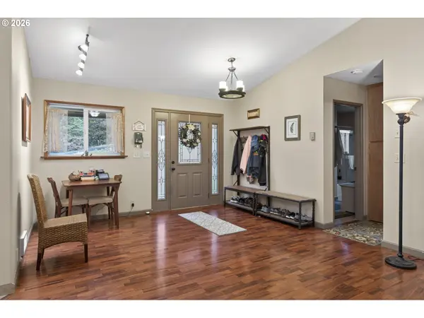 215 KENNADAY LN, Idleyld Park, OR 97447