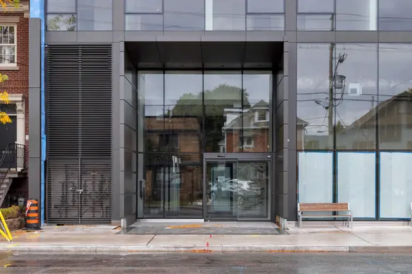 Toronto C10, ON M4G 3A7,1414 Bayview AVE #207