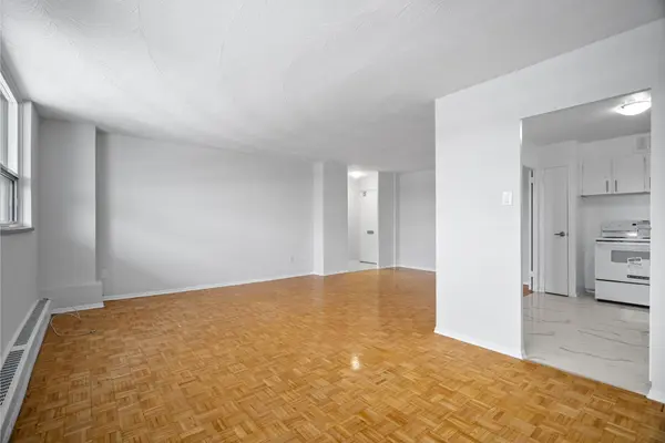 Toronto C13, ON M3A 1P9,100 Rowena DR #102