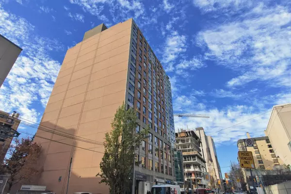 Toronto C01, ON M5T 3J9,152 St Patrick ST #901