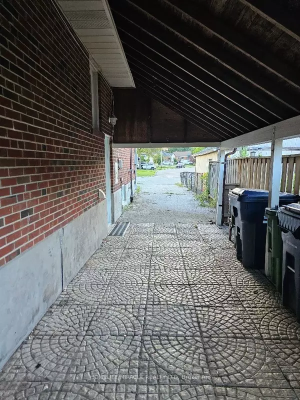 Toronto E04, ON M1R 3P9,259 Tower DR #BSMT