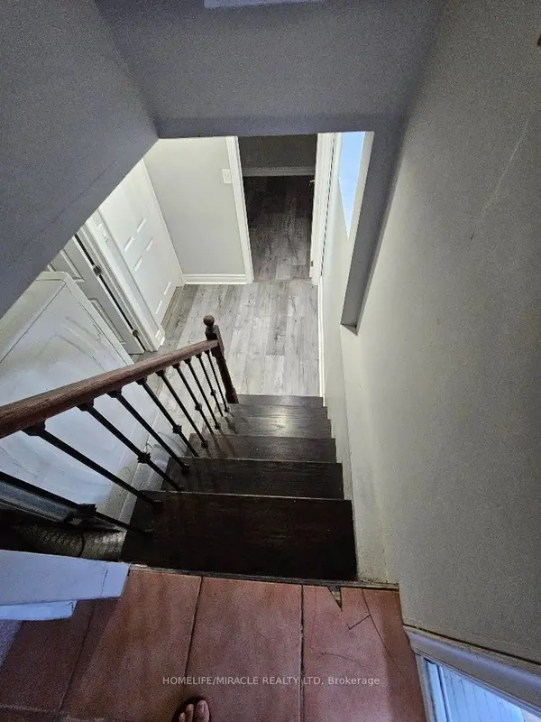 Toronto E04, ON M1R 3P9,259 Tower DR #BSMT