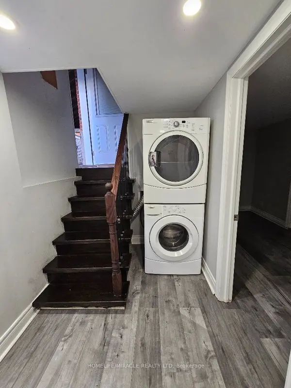 Toronto E04, ON M1R 3P9,259 Tower DR #BSMT